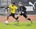 Archivbild: Hubert Ziegler
Jamario Carswell (links) erzielte gegen Tegernheim das 1:0 für den FC Amberg.