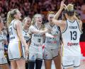 Bild: Andreas Gora/dpa
Nach dem Sieg gegen Japan wurden die Basketballerinnen von einem Feueralarm gestört.
