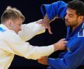 Bild: Eugene Hoshiko/AP
Judoka Timo Cavelius (l) wurde nach einer Prügelattacke in der Bundesliga im Krankenhaus operiert. (Archivbild)