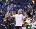 Bild: Frank Franklin II/AP/dpa
Alexander Zverev bedankt sich bei den Fans.