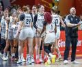 Bild: Andreas Gora/dpa
Deutschlands Basketballerinnen feiern den Einzug in die K.o.-Runde.