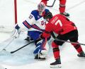 Bild: Carolyn Kaster/AP/dpa
Die Neuauflage des Eishockey-Olympiafinales findet im kommenden Jahr in Düsseldorf statt. (Archivbild)