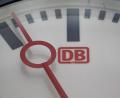 Bild: Robert Michael/dpa
Die Deutsche Bahn konnte sich bei der Pünktlichkeit im August nur leicht verbessern. (Archivbild)