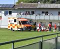 Bild: Hubert Ziegler
Ein Spieler der DJK Ursensollen und ein Spieler der SpVgg Schirmitz verletzten sich bei einem Zweikampf so schwer, dass sie mit dem Rettungswagen ins Krankenhaus gebracht werden mussten.