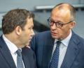Bild: Michael Kappeler/dpa
Kanzler und Vizekanzler bemühen sich um gemeinsame Botschaften. (Archivbild)
