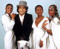Bild: Martin Athenstädt/dpa
Boney M. 1981 (v.l.): Marcia Barrett, Bobby Farrell, Liz Mitchell und Maizie Williams. (Archivbild)