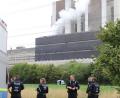 Bild: Sascha Thelen/dpa
Polizisten sind in der Nähe des Kraftwerks Weisweiler im Einsatz.
