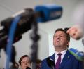 Bild: Klaus-Dietmar Gabbert/dpa
Noch-Ministerpräsident Sven Schulze (CDU) steht im Fokus der Medien - und auch seiner Partei.