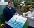 Bild: jml
OWV-Vorsitzender Markus Müller und Karin Zielbauer, seine Stellvertreterin, können bald die Plakate für das Volksbegehren "Artenvielfalt" wieder ausrollen. Am 31. Januar beginnt in den Rathäusern die Eintragungsfrist.