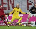 Bild: agentur_dpa
Das war der Siegtreffer kurz vor Schluss: Franck Ribéry (links) drosch den Ball ins kurze Eck. Leipzigs Keeper Peter Gulasci (Zweiter von links) hatte keine Abwehrchance.