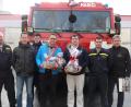 Bild: flm
Die Delegation der Feuerwehr Waldsassen gemeinsam mit den Tschechischen Kollegen. Direktor Jan Doubrava (3. von rechts) und Kommandant Tobias Tippmann (4. von links), vertrauen auf die grenzüberschreitende Zusammenarbeit.