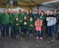 Bild: jr
Den Großteil der Kreismeistertitel holen die Kaninchenzuchtvereine aus Konnersreuth und Mitterteich. Unser Bild zeigt alle Kreismeister mit Ausstellungsleiter Reinhard Wurm (links) und Kreisvorsitzenden Wolfgang Gründl (rechts).