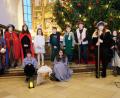 Bild: do
Ein berührendes Krippenspiel der Ministranten weist in der Kindermette am Heiligen Abend den Gläubigen in der Stadtpfarrkirche St. Laurentius den Weg zur Ankunft des Jesuskindes.