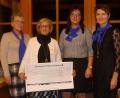 Bild: u
Seit 30 Jahren bedenkt der Katholische Frauenbund die Selbsthilfegruppe krebskranker Kinder zur Weihnachtszeit mit Spenden – heuer mit einem 1000-Euro-Scheck (von links): Irmgard Müller, SHG-Vorsitzende Petra Waldhauser, Gerlinde Siegert und Irmgard Sellmeyer.