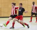 Bild: Hirsch
Die SpVgg Pfreimd setzte gegen die SG TSV Schwandorf/ASV Fronberg mit 3:0 durch. Die Szene zeigt Matthias Brandl (links, SG) im Zweikampf mit Peter Schießl (rechts, Spvgg).