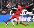 Bild: agentur_dpa
Kampf war Trumpf in der Allianz-Arena am Mittwochabend. Thomas Müller (rotes Trikot) und seine Bayern rangen RB Leipzig um Kevin Kampl nach intensiven 90 Minuten nieder.