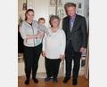 Bild: lk
Die Jubilarin mit Gratulanten von links:	Enkelin Vanessa Götz mit Tochter und Urenkelin Kinberby Kaltenecker, 		die Jubilarin Ingrid Götz und 1. Bürgermeister Lothar Müller.