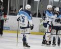 Bild: gb
Die Blue Devils kommen derzeit nicht aus dem Jubeln raus. In Regensburg feierte der Eishockey-Oberligist den dritten Sieg in Folge und den siebten Erfolg aus den letzten acht Spielen.