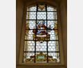 Bild: sh
Eines der sechs 100-jährigen bunten Fenster im Langschiff der Schnaittenbacher Stadtpfarrkirche St. Vitus.