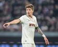 Bild: Harry Langer/dpa
Kristijan Jakic verlässt den FC Augsburg. (Archivbild)