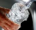 Bild: Oliver Berg/dpa
Symbolbild Trinkwasser.