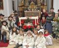 Bild: dob
Das Kind in der Krippe in der Böhmischbrucker Pfarrkirche hat nicht nur die Kinder verzückt.