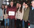 Bild: fvo
Hans-Peter Reil, Annika Pankotsch, Hannah Reil, Herbert Putzer, Alexandra Jaworski, Sophia Mäckl, Annelie Kraus, Julia Mäckl und Organisator Georg Schmidbauer (von links) sind überzeugt, dass die Spende bei der Kinderkrebshilfe gut angelegt ist.