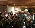 Bild: fpoz
Verdiente Mitarbeiter ehrt die Firma Schmelzer bei der Weihnachtsfeier. Im Bild von links Geschäftsführer Gerhard Schmelzer, Kerstin Wührl, Peter Schmelzer, Renate Russ, Michael Geiger, Sabrina Pirner, Gerhard Kraus, Friedrich Schaller, Markus Beer, Markus Greger, Enrico Becker, Wolfgang Hohlstein, Geschäftsführer Helmut Keck.