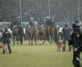 Bild: Foto Huebner/dpa
Beim DFB-Pokalspiel in Mannheim war ein großes Polizeiaufgebot im Einsatz. (Archivbild)