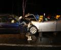 Bild: rw
Zwei Autos stoßen auf der Staatsstraße 2177 bei Waldershof frontal zusammen.