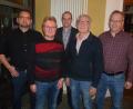Bild: usc
Sie stellen sich für das Volksbegehren als Sprecher des lokalen Aktionskreises zur Verfügung (von links): Andreas Hoyer von den Imkern, Hans-Jürgen Bumes vom Bündnis 90/Die Grünen, Christoph Zollbrecht von der ödp, Peter Zahn vom Bund Naturschutz und Michael Scharl vom Landesbund für Vogelschutz.