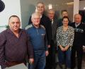 Bild: Bühner
Der Förderverein "Unser Schätzler" leistet gute Arbeit. Vorsitzender Reinhard Meier (Vierter von rechts) und Schatzmeister Norbert Ziegler (Dritter von links) werden in ihren Ämtern bestätigt.