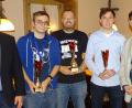 Bild: sts
Die erfolgreichen Spieler der Stadtmeisterschaft und der Grand-Prix-Serie vom Schachklub Schwandorf.