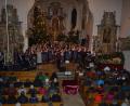 Bild: dob
Mehrere Chöre und Ensembles schlossen sich in der Roggensteiner St. Erhard Kirche für ein Weihnachtskonzert zusammen.