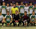 Bild: A. Schwarzmeier
Der SV Mitterteich (grün-weiße Trikots) und die Sportvereinigung Grafenwöhr (weiß) bestritten das Endspiel um den Oberpfalz-Medien-Cup. Der Landesligist aus Mitterteich hatte mit 4:1 das bessere Ende für sich.