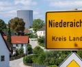 Bild: Peter Kneffel/dpa
In der Gemeinde Niederaichbach soll ein Batteriegroßspeicher angesiedelt werden. (Archivbild)