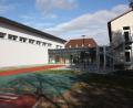 Bild: Johann Adam
Bald werden die Räume der Grundschule in Altenstadt an der Waldnaab wieder mit Schülern gefüllt sein.