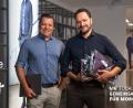 Bild: Sebastian Scherm
Gute Ideen entstehen im Austausch: Joseph Reiter von Hatico und Sebastian Kopp von Kompane arbeiten gemeinsam an der digitalen Weiterentwicklung von pure by Hatico.