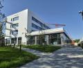 Bild: lue
Seit etwas mehr als einem Jahr gibt es das neue Ausbildungszentrum bei Siemens Healthineers in Kemnath. Im Zentrum steht hier der Beruf des Mechatronikers.