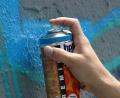 Symbolbild: Tobias Felber/dpa
Nach einer Kontrolle im Mehrgenerationenpark Eschenbach ermittelt die Polizei wegen eines neu entdeckten Graffitis.