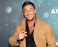 Bild: Charles Sykes/Invision via AP/dpa
Alan Ritchson spielt die Hauptrolle in der Serie „Reacher“. (Archivbild)