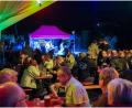 Bild: Wilhelm Daubner
Die "Beppo-Johnson-Liveband" lieferte einen gelungenen Kirwaauftakt am Samstagabend am Zoigldenkmal in der Braugasse.