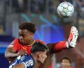 Bild: Jan Woitas/dpa
Assan Ouédraogo (l) verletzte sich gegen den Hamburger SV. (Archivbild)