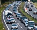 Bild: Matthias Balk/dpa
Auf der A8 in Richtung Salzburg hat sich der Verkehr am Samstag auf mehreren Kilometern gestaut. (Symbolbild)