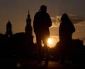 Bild: Robert Michael/dpa
Abendstimmung in Dresden: Sonnenuntergang am Terrassenufer