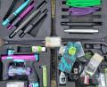 Bild: Bundespolizei
Die Bundespolizei hat bei mehreren Kontrollen in und um Waidhaus unter anderem Paintballwaffen, Messer, ein Elektroimpulsgerät und Pfefferspray sichergestellt.