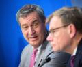 Bild: Bernd von Jutrczenka/dpa
CSU-Chef Söder (links) und Außenminister Johann Wadephul (CDU) sind überzeugt von einer Fortsetzung der Kanzlerschaft von Friedrich Merz.