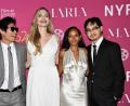 Bild: Evan Agostini/Invision via AP/dpa
Der älteste Sohn der geschiedenen Hollywood-Stars Angelina Jolie und Brad Pitt, Maddox (r), hat offiziell den Nachnamen seines Vaters abgelegt. (Archivbild)