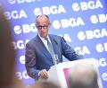 Bild: Britta Pedersen/dpa
Bundeskanzler Friedrich Merz kündigt Entlastungen für Autofahrer an.