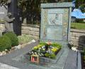 Bild: Josef Rosner
Eher schlicht sieht das Grab der Resl am Konnersreuther Friedhof aus. Dort wurde sie 1962 zur letzten Ruhe gebettet.